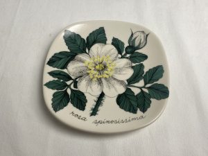 Juhannusruusu seinälautanen Esteri Tomula Retronomi verkkokauppa