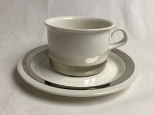 Platina teekuppi ja aluslautanen Arabia Retronomi verkkokauppa