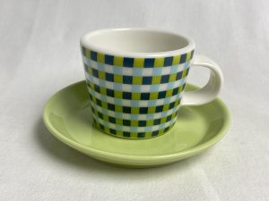 KoKo XS espressokuppi ja aluslautanen Arabia Retronomi verkkokauppa