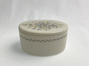 Fennica rasia soikea Esteri Tomula Retronomi verkkokauppa