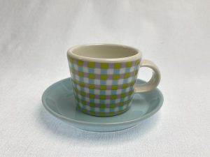KoKo XS espressokuppi ja aluslautanen Arabia Retronomi verkkokauppa