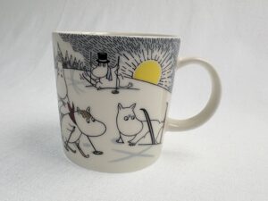 Muumi-muki Hiihtäen kera herra Virkkunen Retronomi verkkokauppa