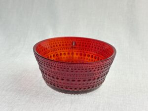 Kastehelmi annoskulho punainen Iittala