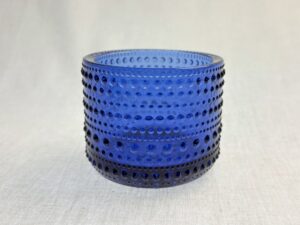 Kastehelmi tuikkukynttilä ultramariini Retronomi verkkokauppa